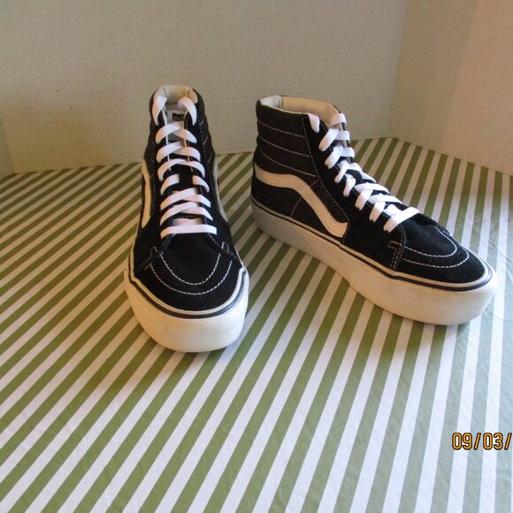 Vans Off the Wall High-Top Sneakers - Picture 7 of 16